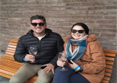 Cata de tres vinos premium Antiguas Reservas durante el tour viña cousiño macul