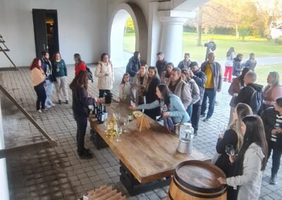 degustación 3 vinos reserva y entrega de copa de regalo