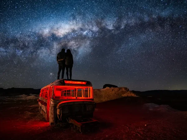 tour astronomico bus mágico con vía láctea en el desierto de Atacama