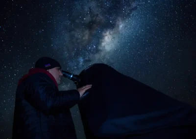 Telescopio profesional durante el tour astronómico San Pedro de Atacama