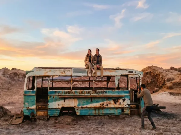 Tour Vallecito Magic Bus al atardecer San Pedro de Atacama